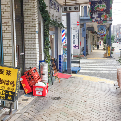 喫茶店すぐ先を左折